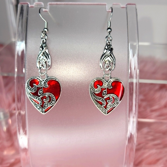 Jewelry - Gorgeous red heart dangle earrings! NwOT! (R23)